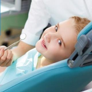 ODONTOPEDIATRA_NIÑO_DENTISTA_COEM