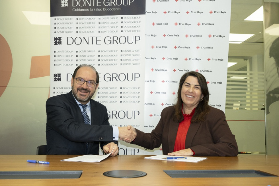 Firma acuerdo Donte Group y Cruz Roja. Javier Martín y Asunción Montero